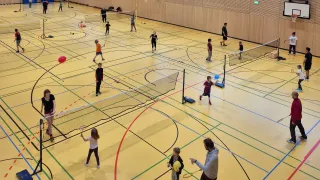 Familien-Badminton