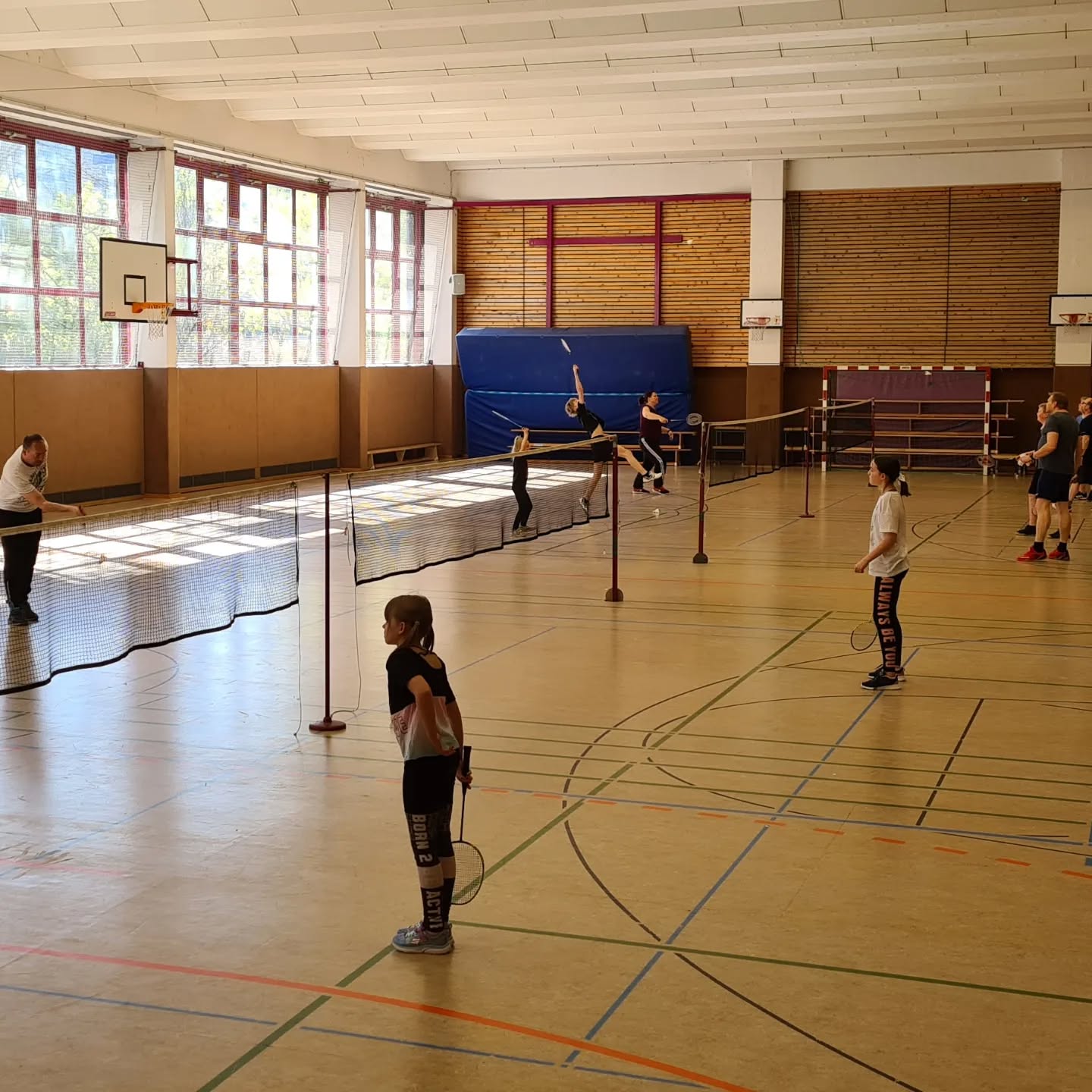 Eltern-Kind-Badminton immer Samstags 10-12 Uhr