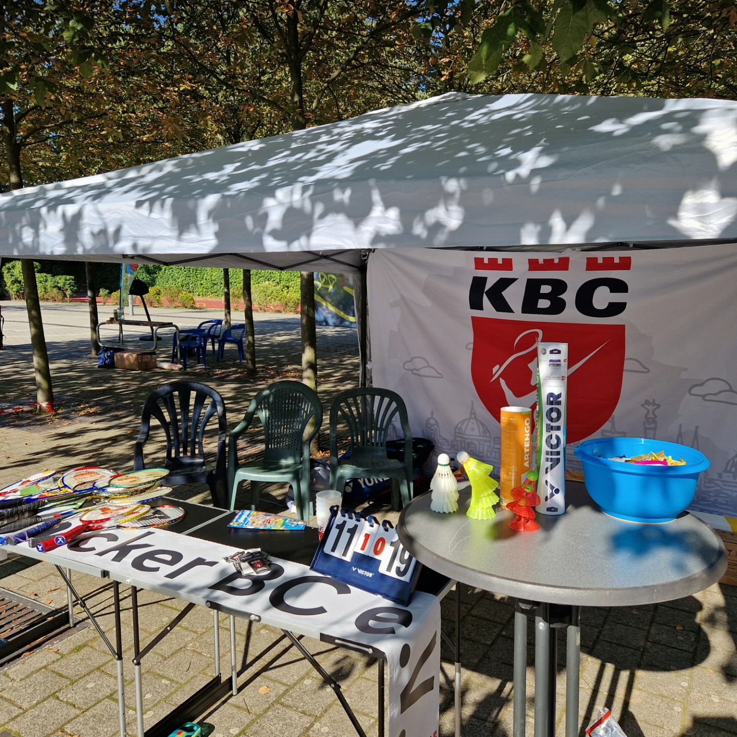 Gleich geht's los. Familiensportfest im Kiez. Kommt vorbei. @bvbb.badminton @ls…