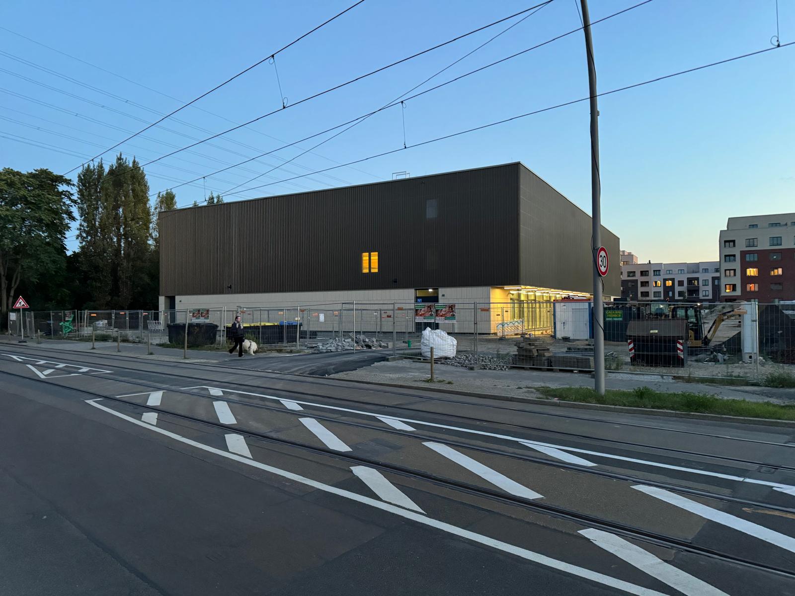 Badminton Halle in Karlhorst in der Außenansicht