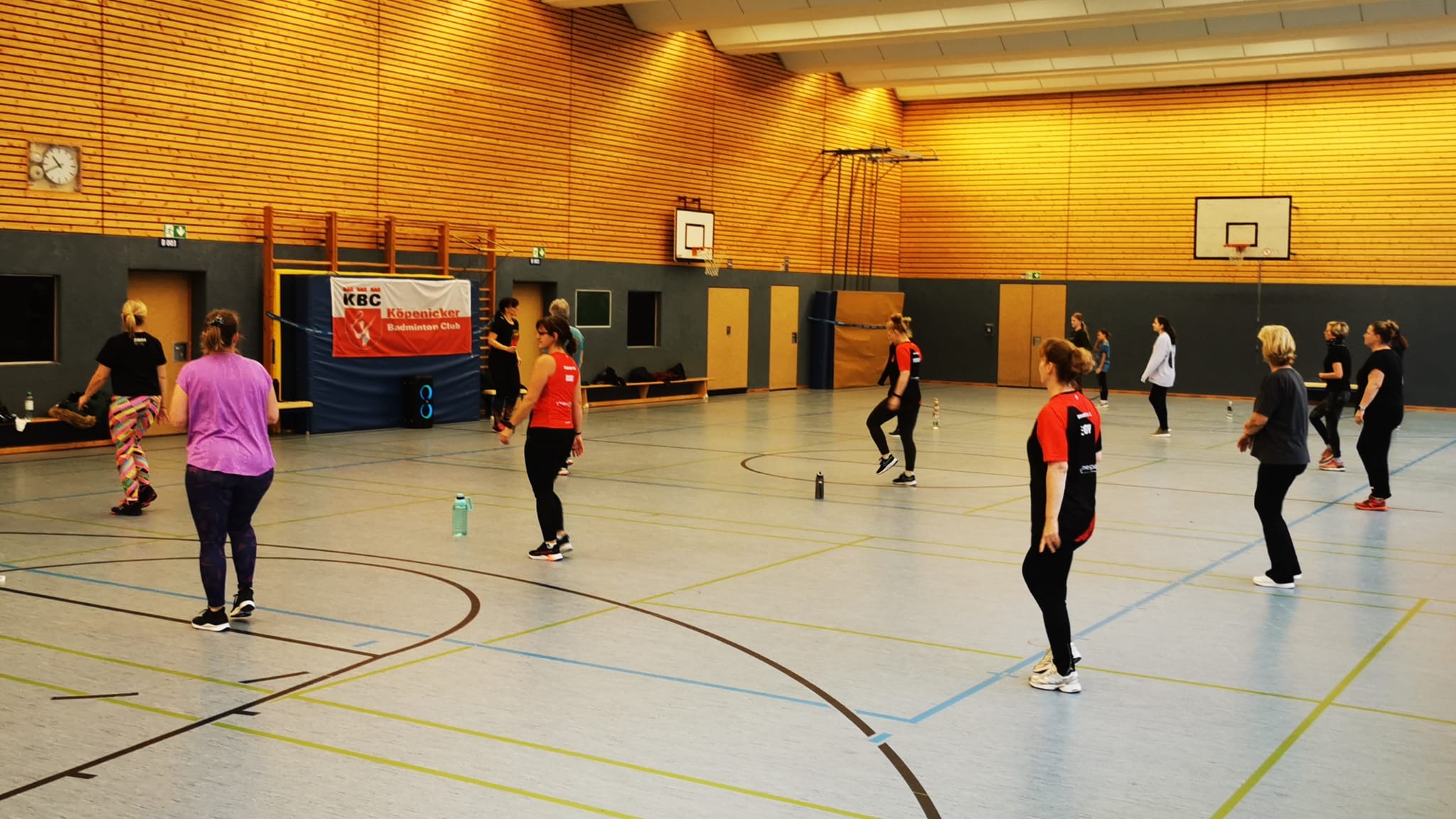 Zumba-Stunde in der Halle in Müggelheim